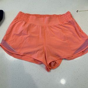 Lululemon Hotty 2.5 in Shorts